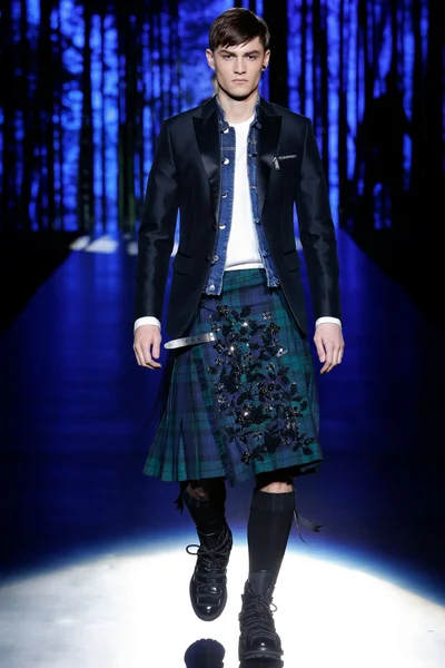 Look 33